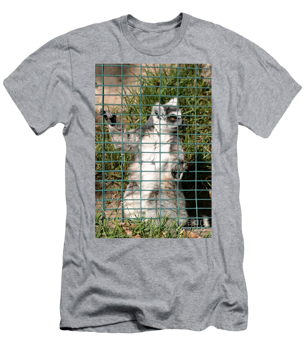 Ring Tailed Lemur Henrik Lehnerer T-Shirt